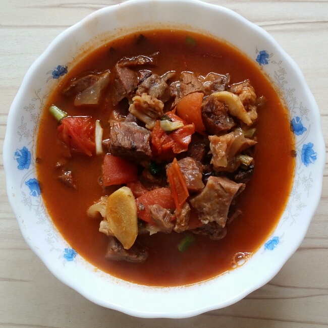 西红柿炖牛肉，酸酸的开胃菜