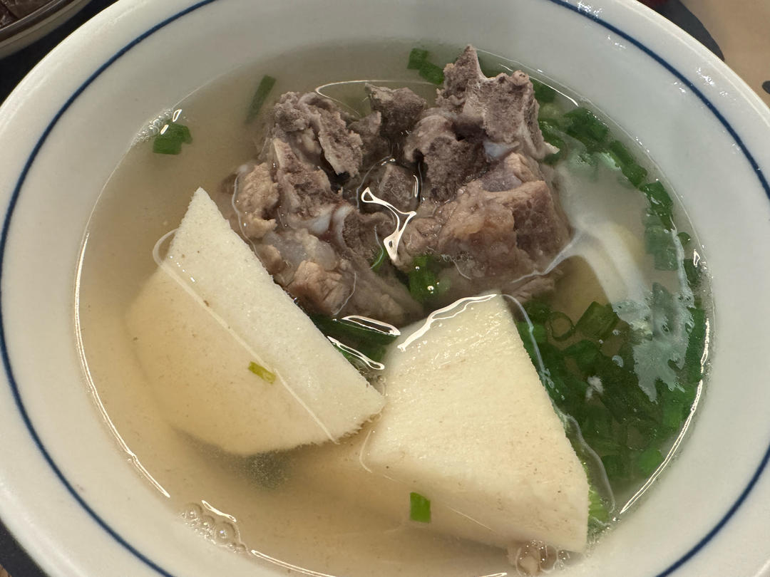 清香的云南甜笋排骨汤