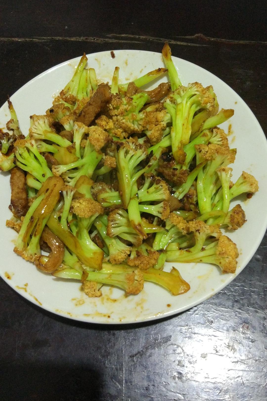 老丁的私房菜-干锅花菜