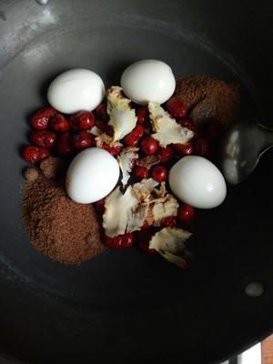 红枣当归红糖水煮蛋的做法 步骤1