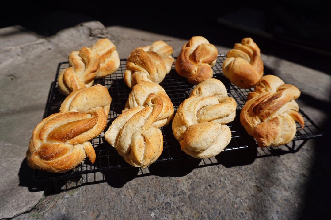 椰蓉辫子面包B29