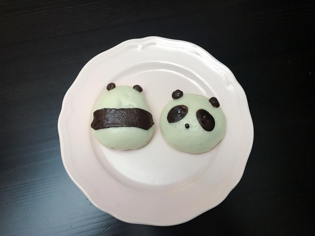 萌种之～熊猫豆沙包