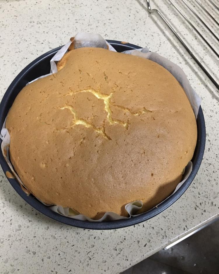 简单好做的8寸戚风蛋糕