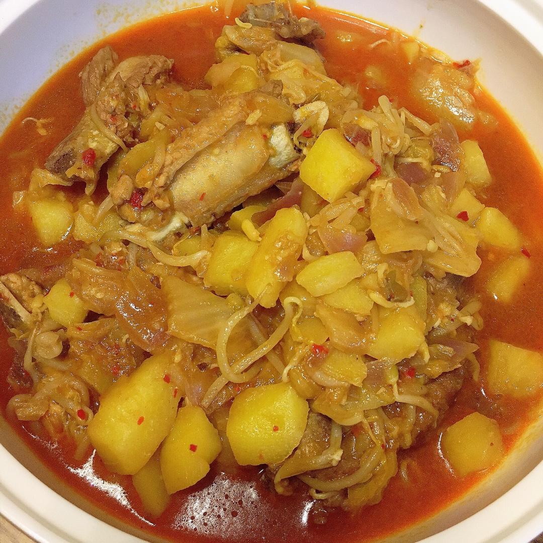 辣白菜炖排骨/泡菜排骨