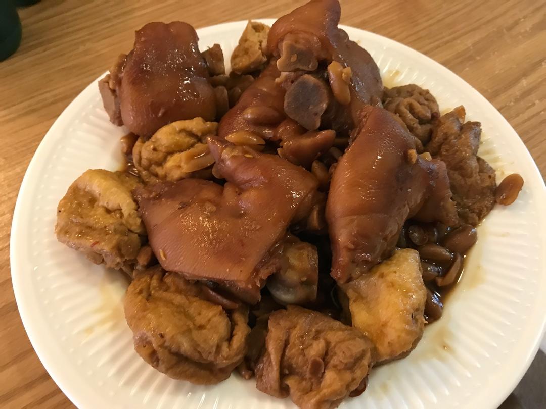 花生豆酱焖猪脚