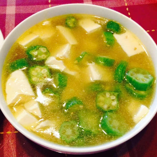 秋葵豆腐汤的做法