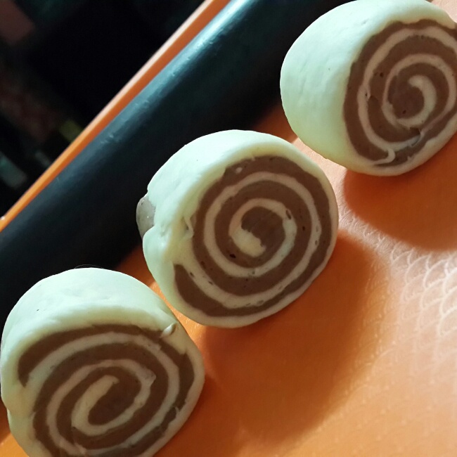 可可双色馒头