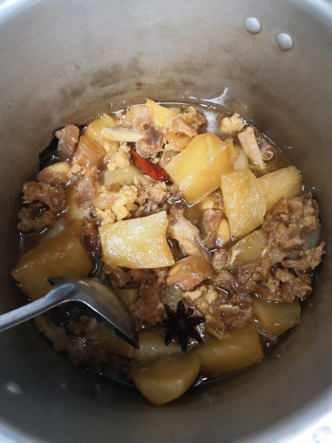 柱候牛筋牛腩萝卜煲