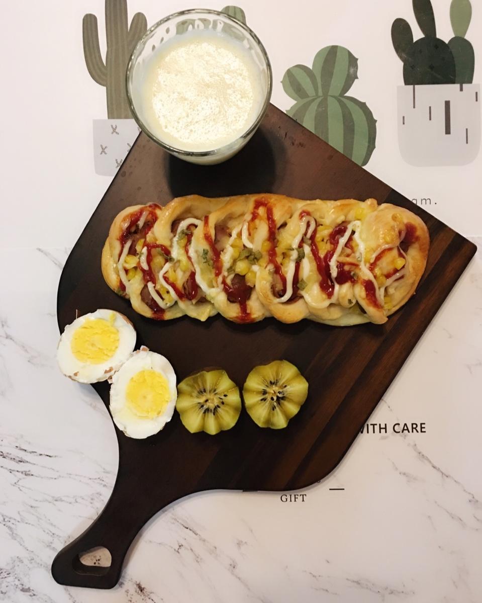 【三时三餐】香肠面包