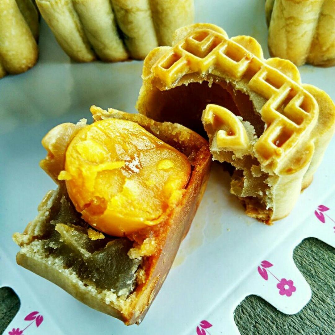 广式莲蓉蛋黄月饼