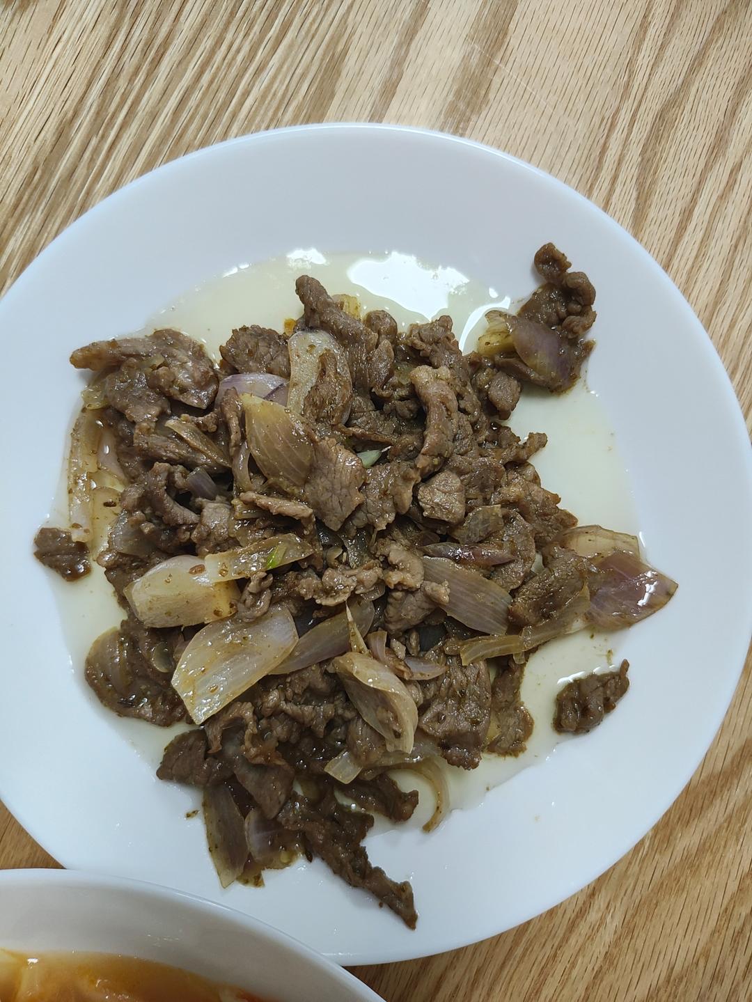 家常孜然洋葱炒羊肉
