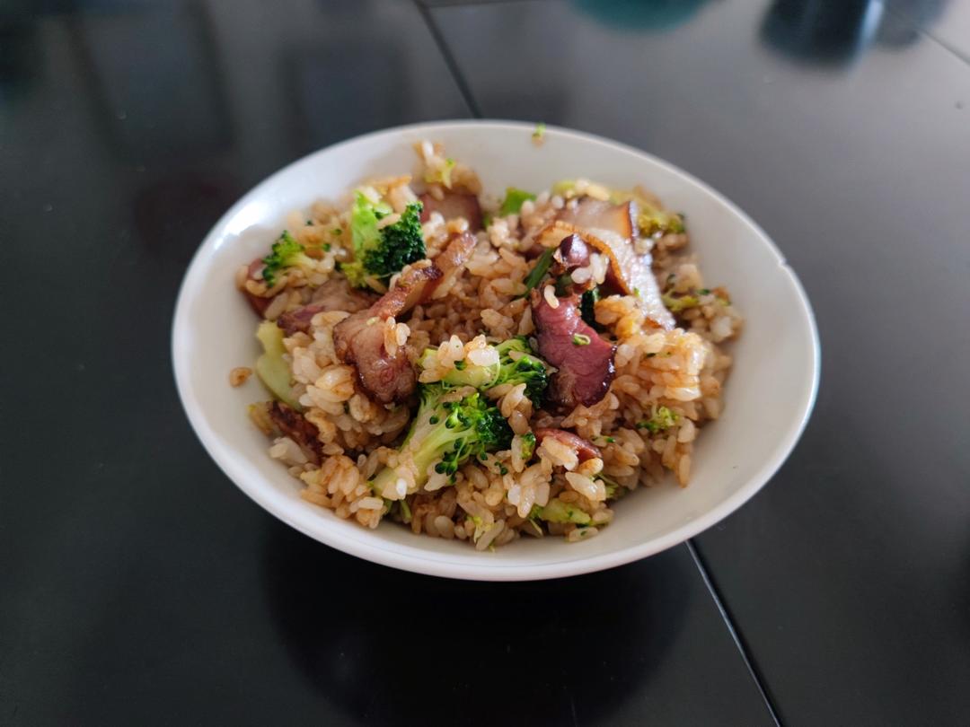 腊味煲仔饭电饭锅版不用出门排队啦