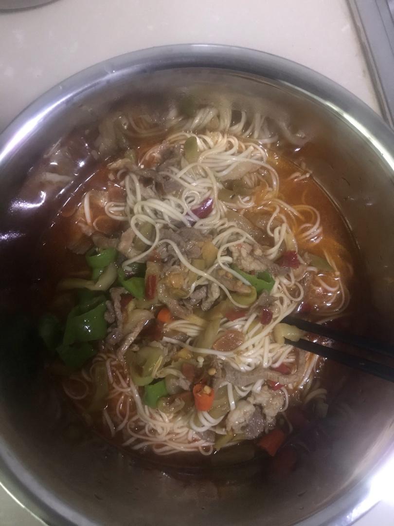香辣榨菜肉丝面