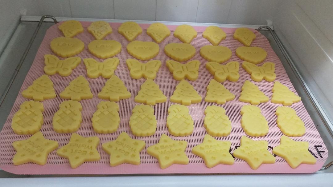 爱不释手的卡通姆明黄油饼干