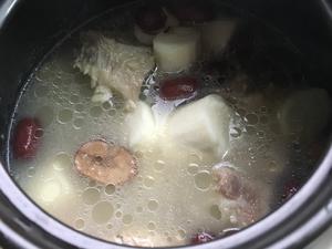 淮山薏米骨头汤的做法 步骤6