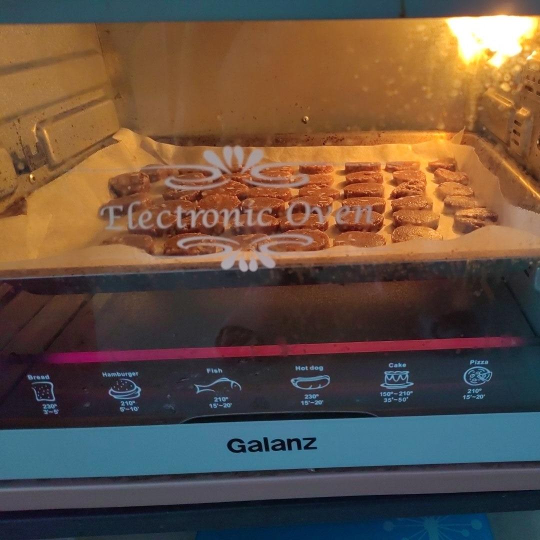 多种口味的切片曲奇（蔓越莓，抹茶杏仁，可可花生）