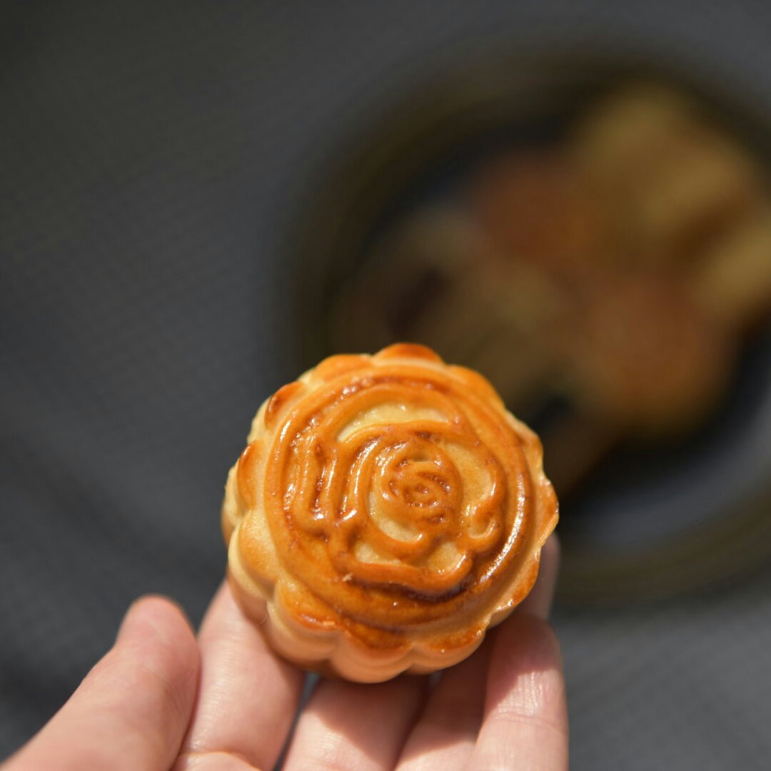 广式月饼—蛋黄莲蓉月饼