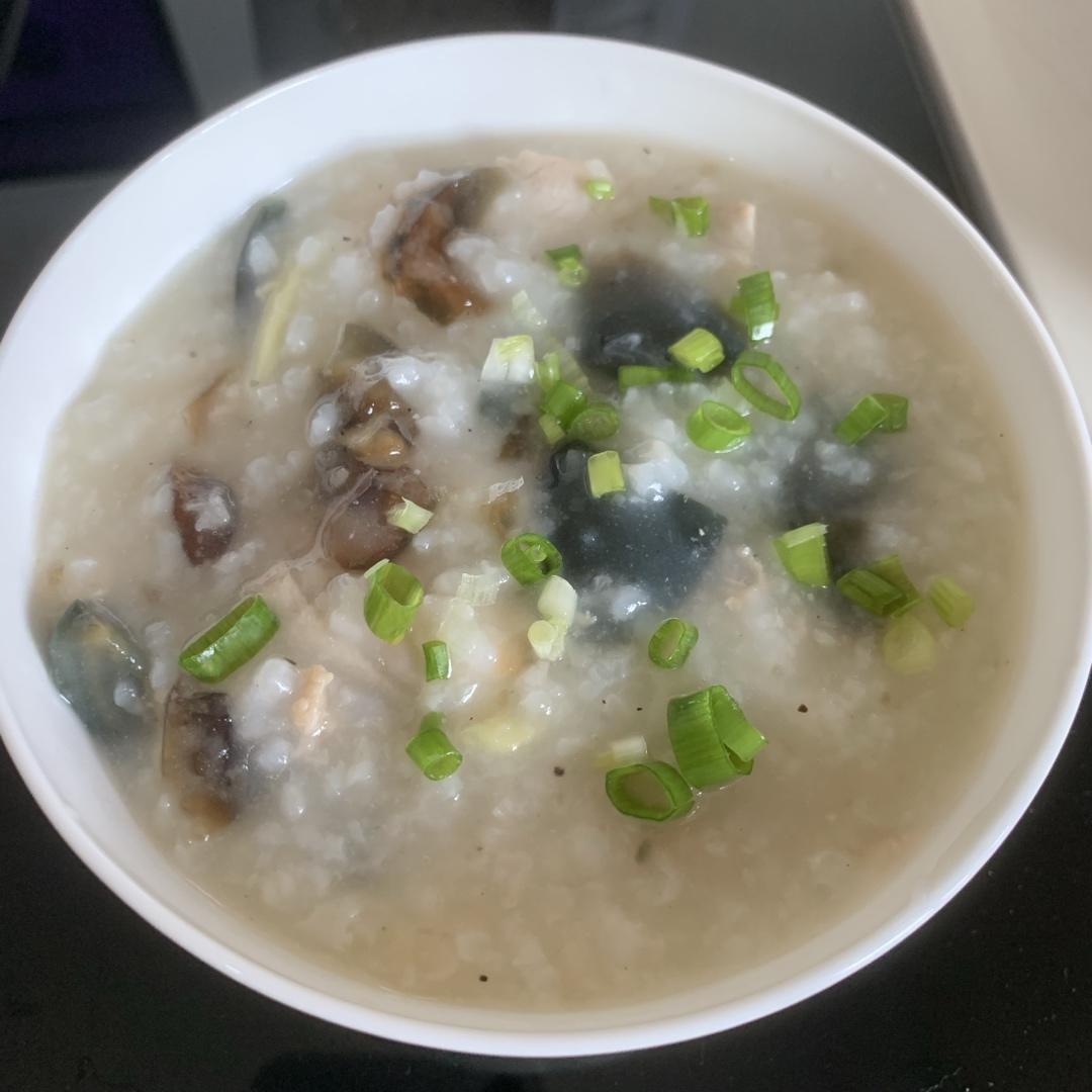 十五分钟快手之香滑皮蛋瘦肉粥(附五分钟电饭煲电压力锅更快捷方法)