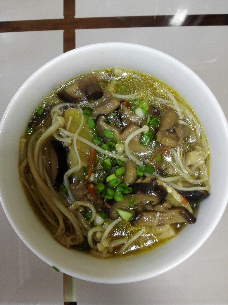 【黄焖鸡米饭】