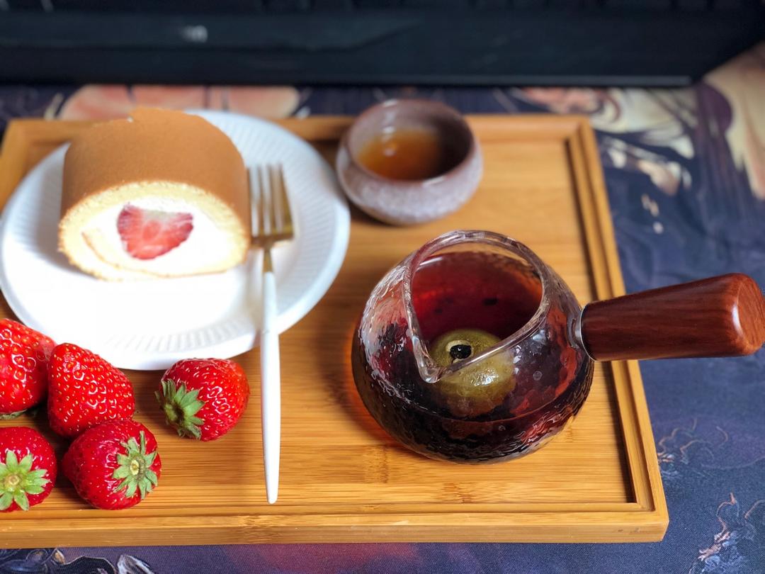 《Tinrry下午茶》教你做基础原味蛋糕卷