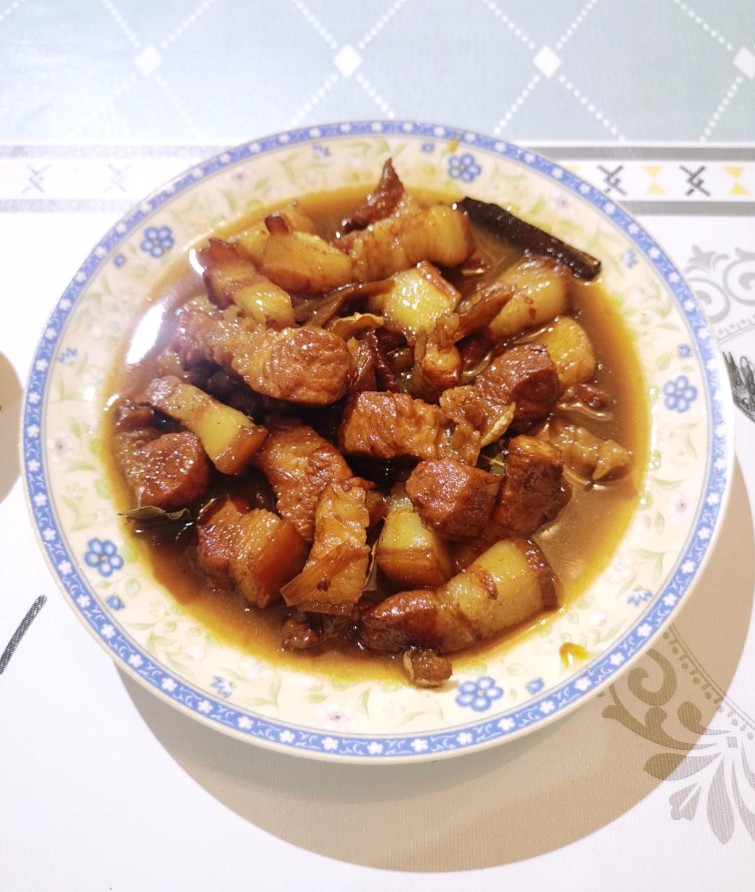 入口即化、肥而不腻，不加一滴水的红烧五花肉