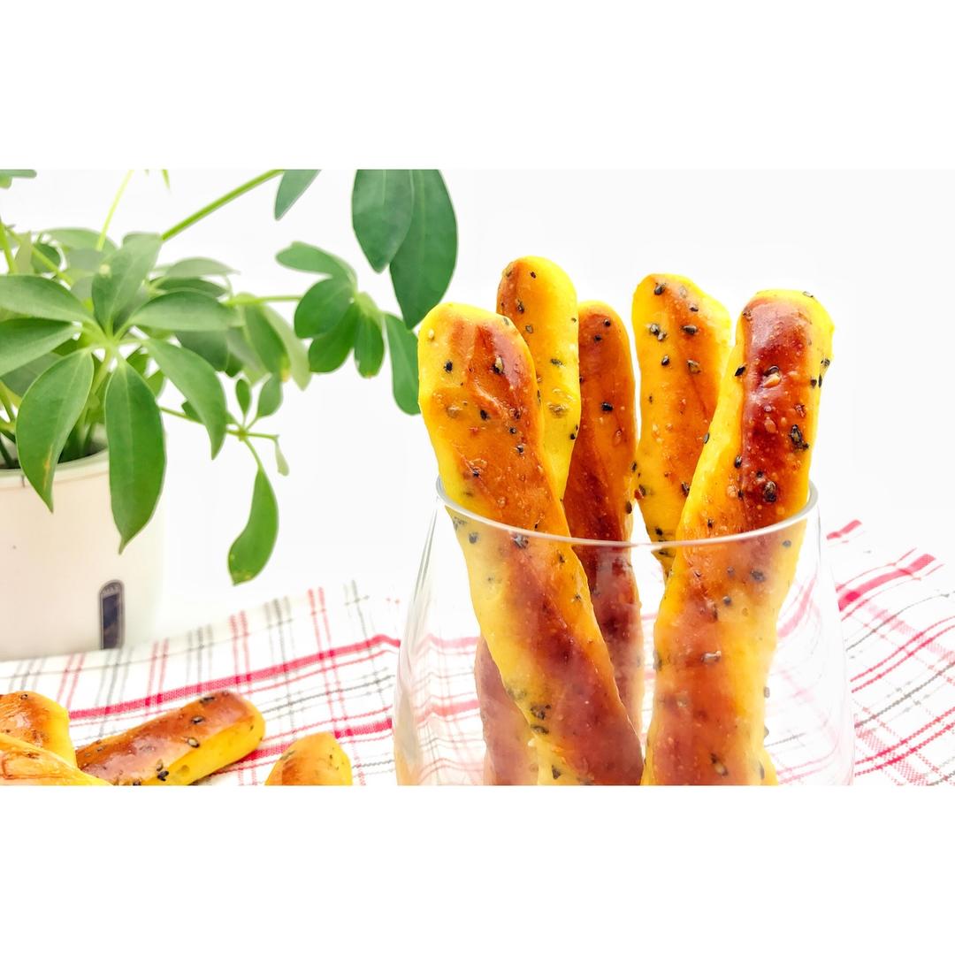窝小芽官方账号做的宝宝辅食胡萝卜芝麻面包棒棒12m