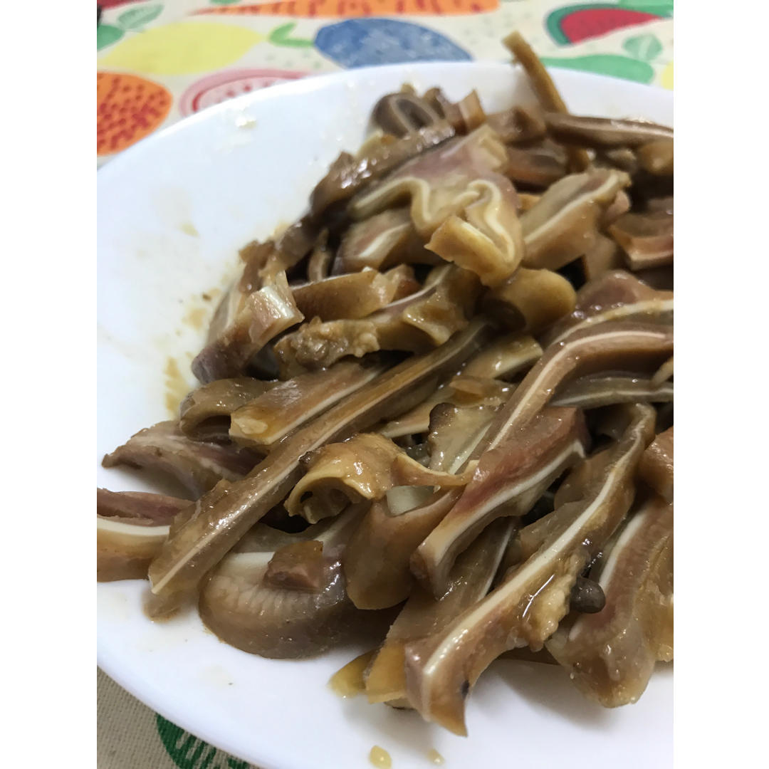 卤猪耳朵
