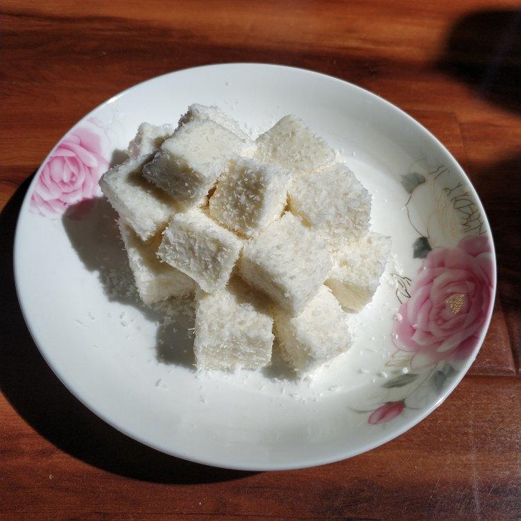 完胜85度C牛奶椰丝小方