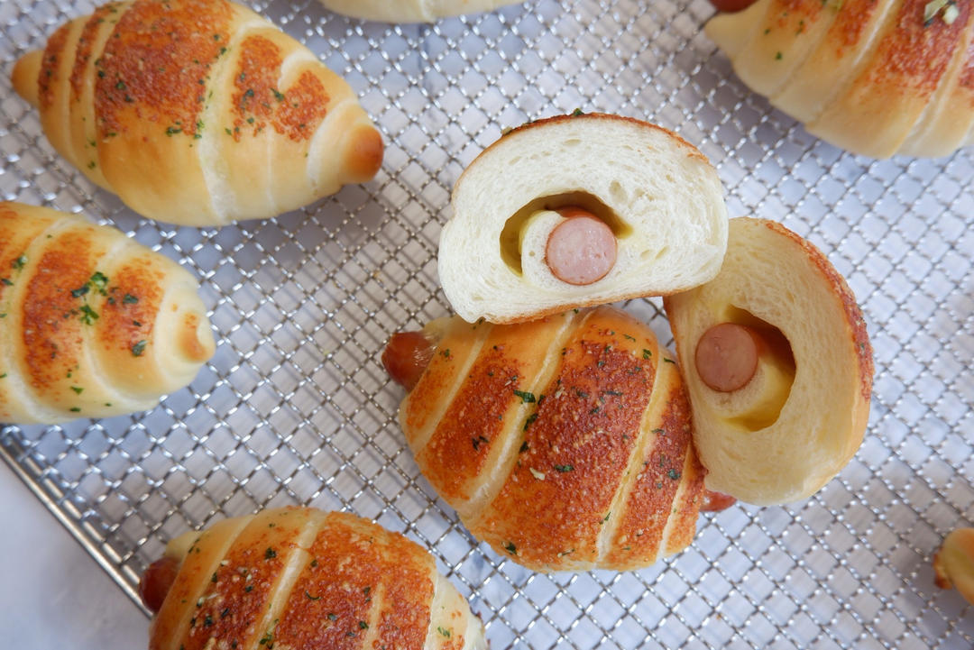 蒜香芝士海盐卷｜盐面包｜盐可颂