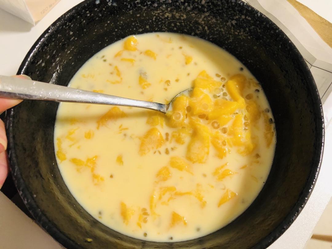 港式甜品——杨枝甘露(芒果西米露)附芒果花切法