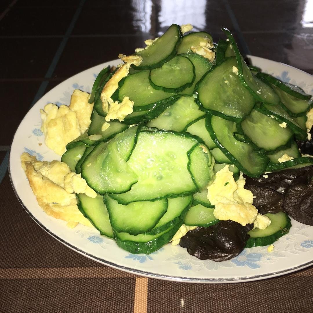 黄瓜木耳炒鸡蛋