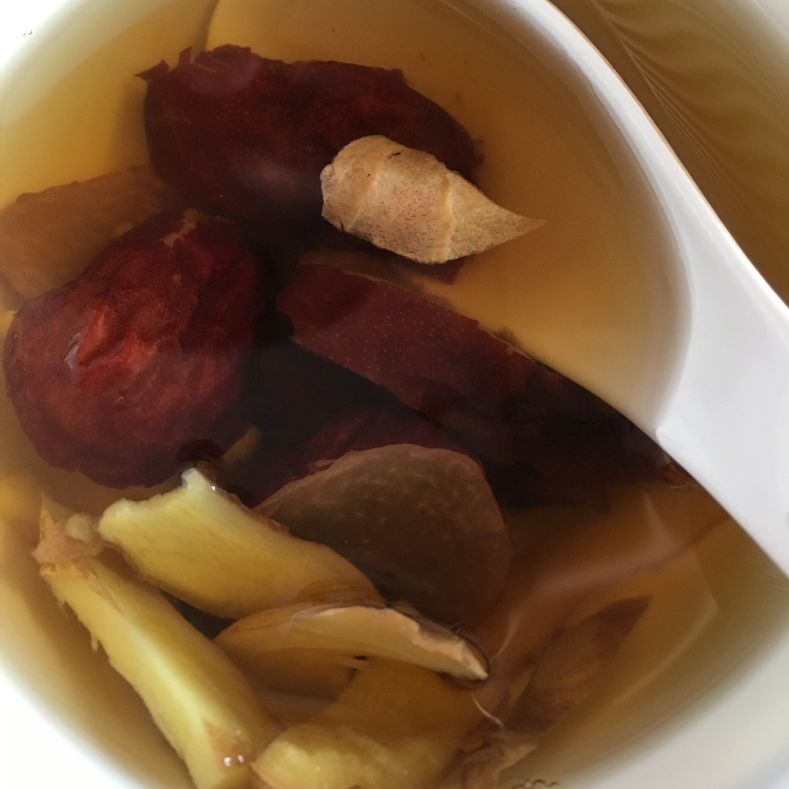 枸杞红枣生姜茶