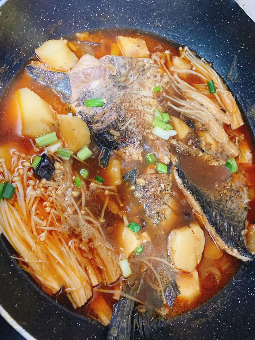 超下饭的花鲢鱼尾煲~的做法