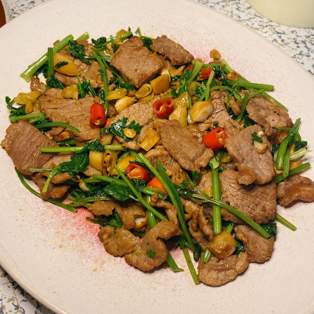 小炒黄牛肉，肉嫩味香！太好吃了简直是米饭杀手！