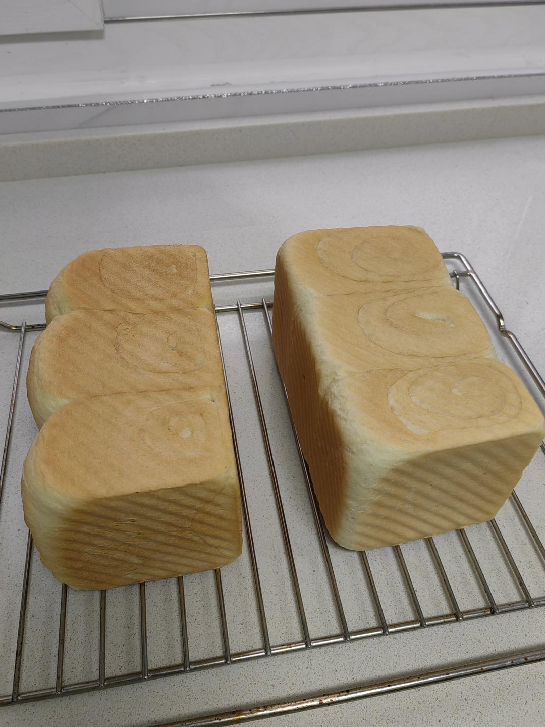 可以一层一层撕开吃的奶香手撕吐司教程！