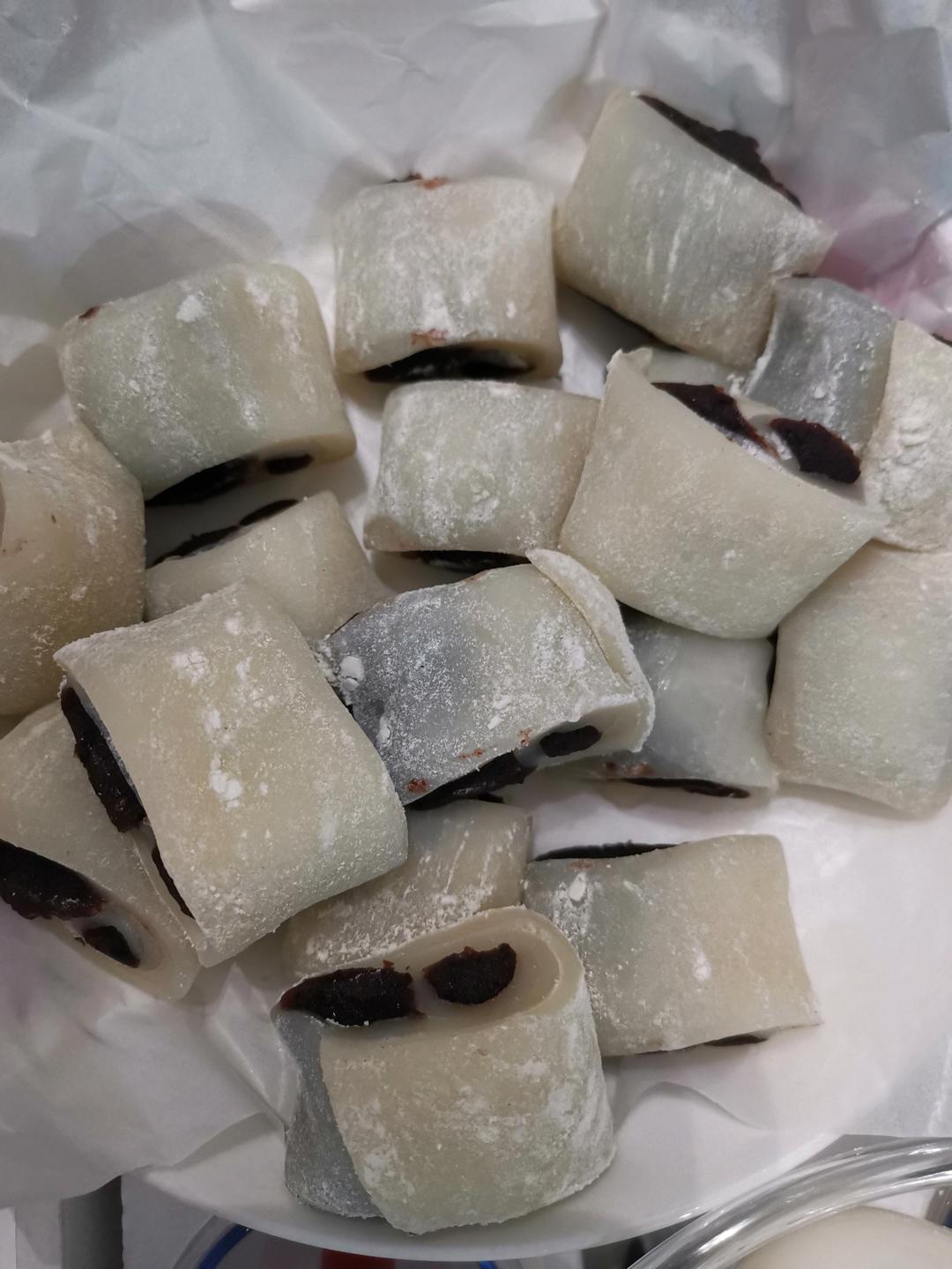 妈妈的最爱--花生芝麻糯米糍凉糕（附带烤花生做法）