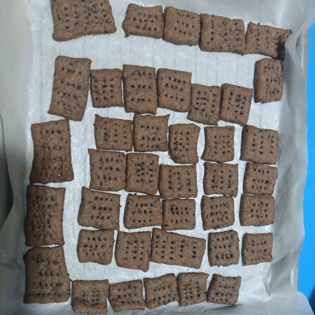 全麦苏打饼干(芝麻咸味饼干，无糖少油，简单健康，健身好搭档)