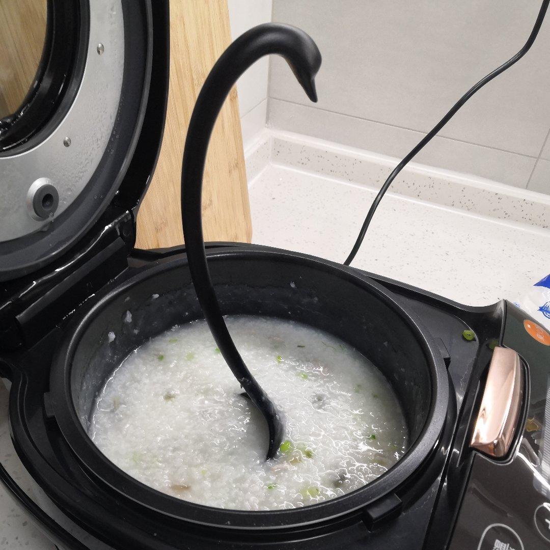 堂妈小厨——超好喝的皮蛋瘦肉粥