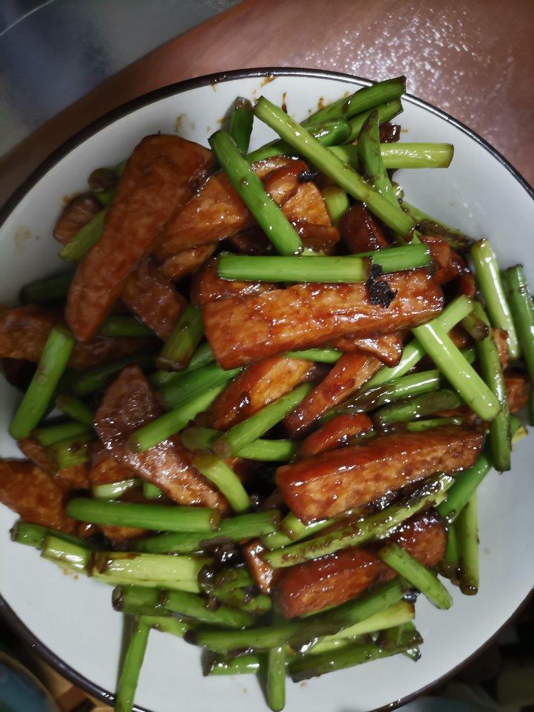 正宗蒜苔炒肉的做法