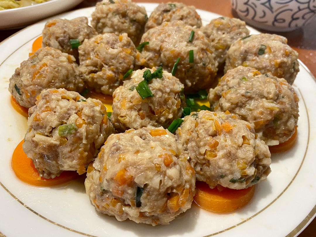 清蒸藕丁肉丸子