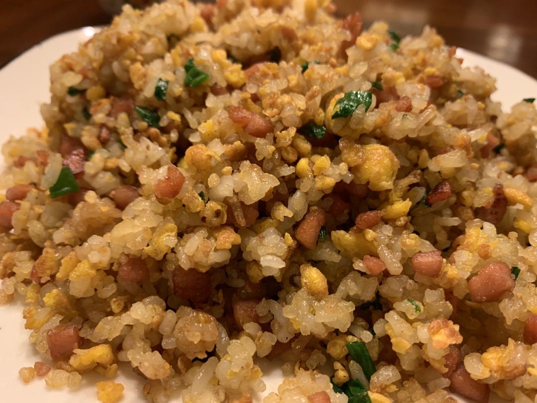厨师长教你“蛋炒饭”如何做才好吃，答案都在这里面！