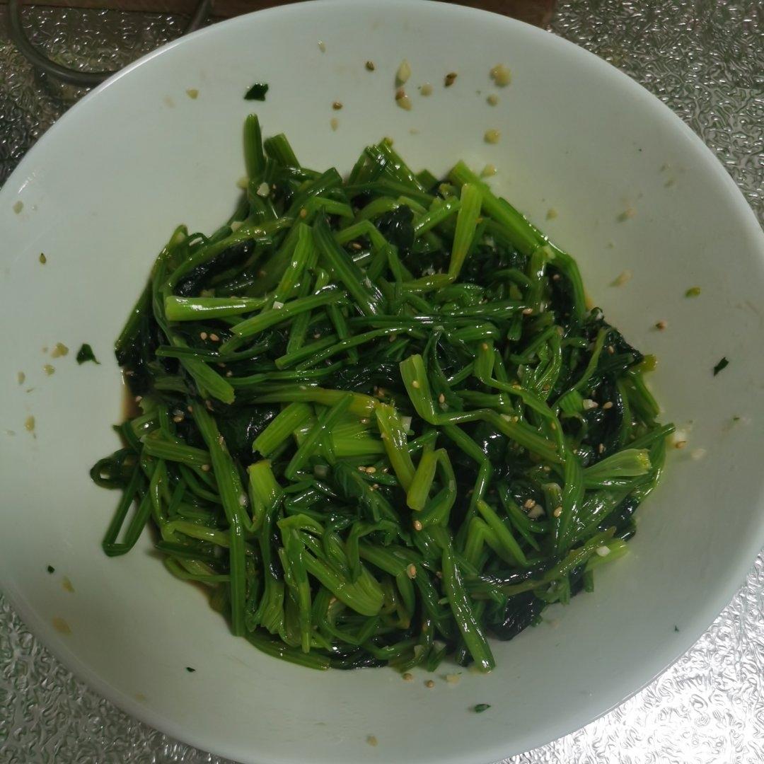 凉拌菠菜(家传秘方)