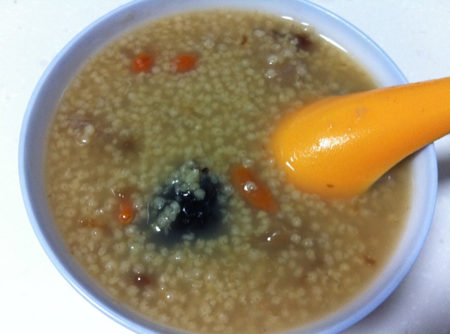 红枣桂圆小米粥