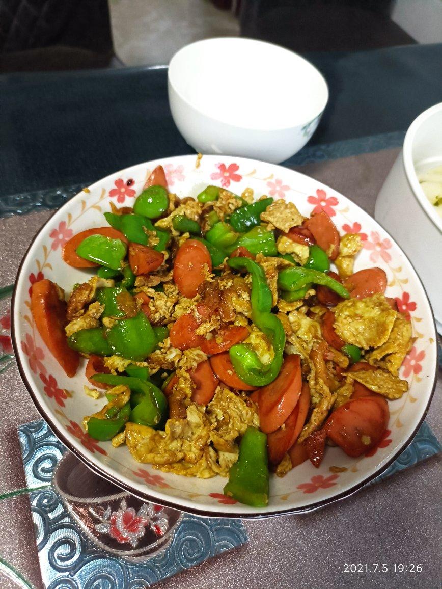 💥简单快手家常菜！青椒火腿炒鸡蛋
