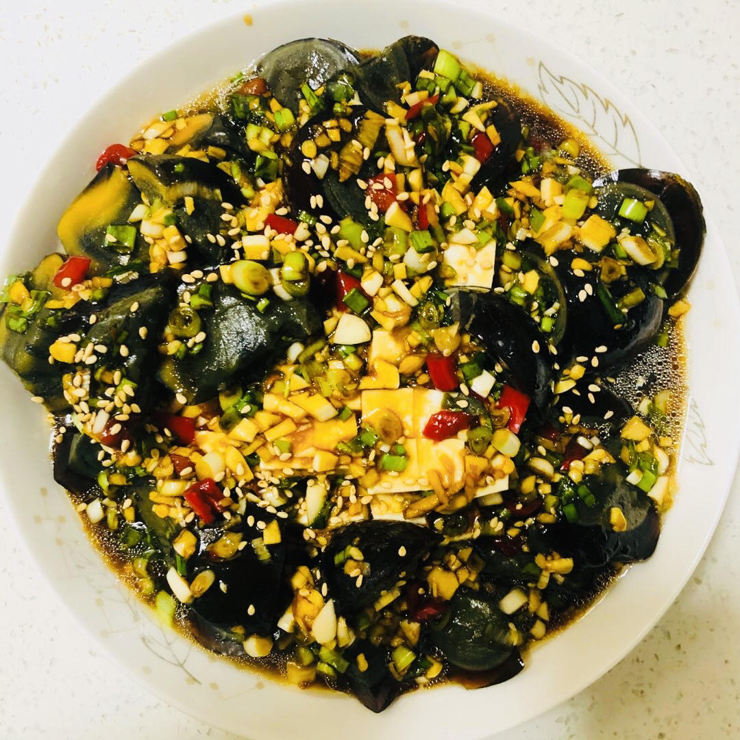 皮蛋拌豆腐
