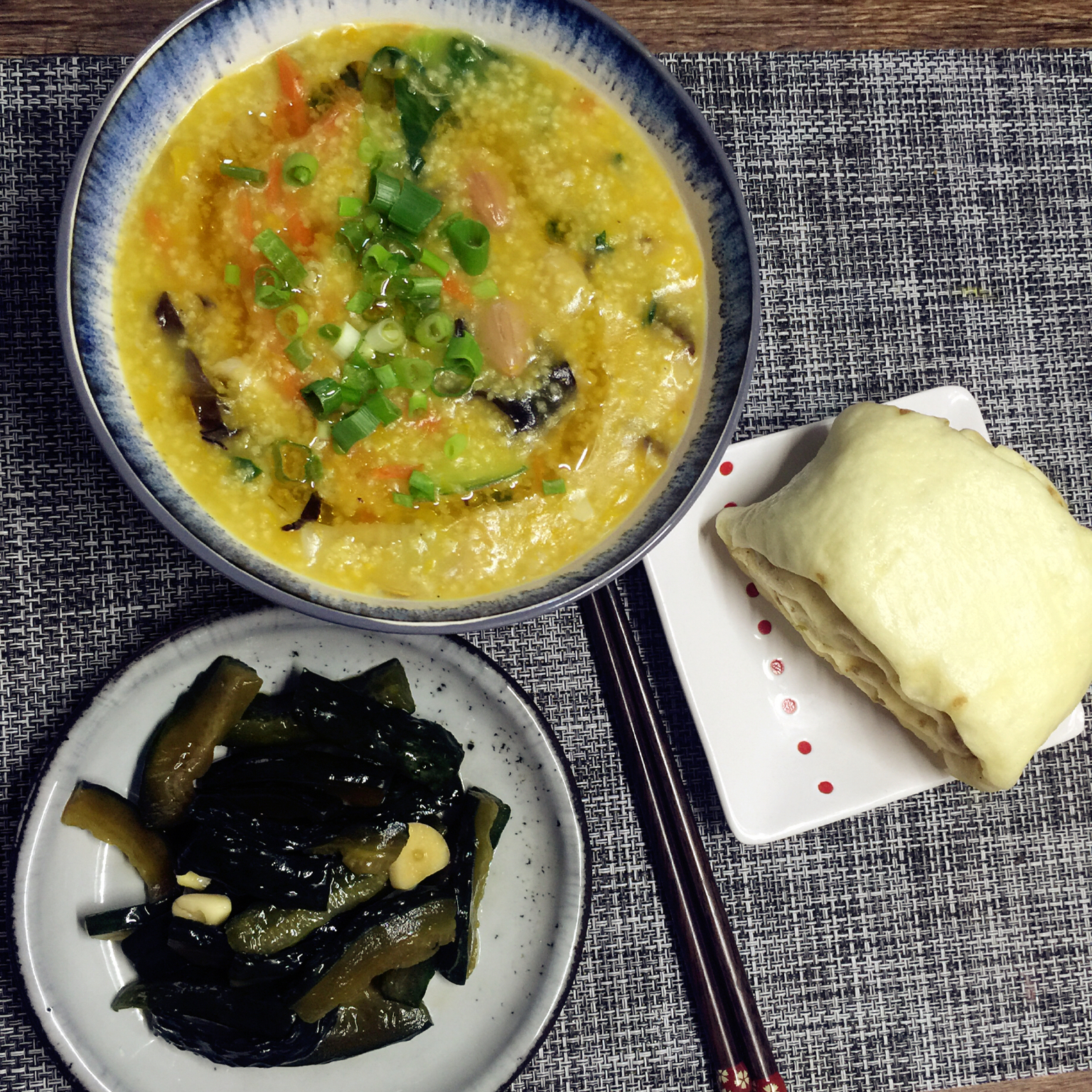 小米稠饭（小米干饭、小米焖饭）河南安阳林州传统美食