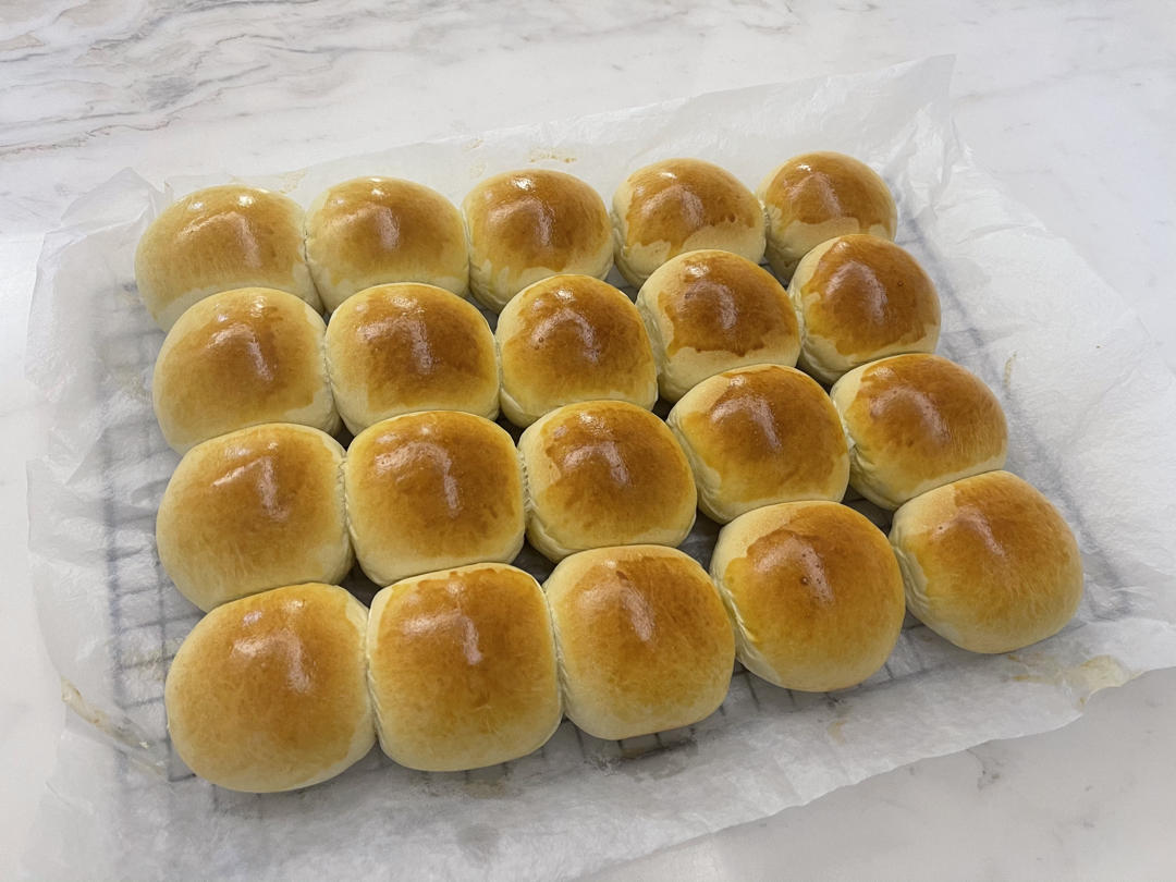 一次发酵绵柔奶油小餐包（消耗淡奶油）
