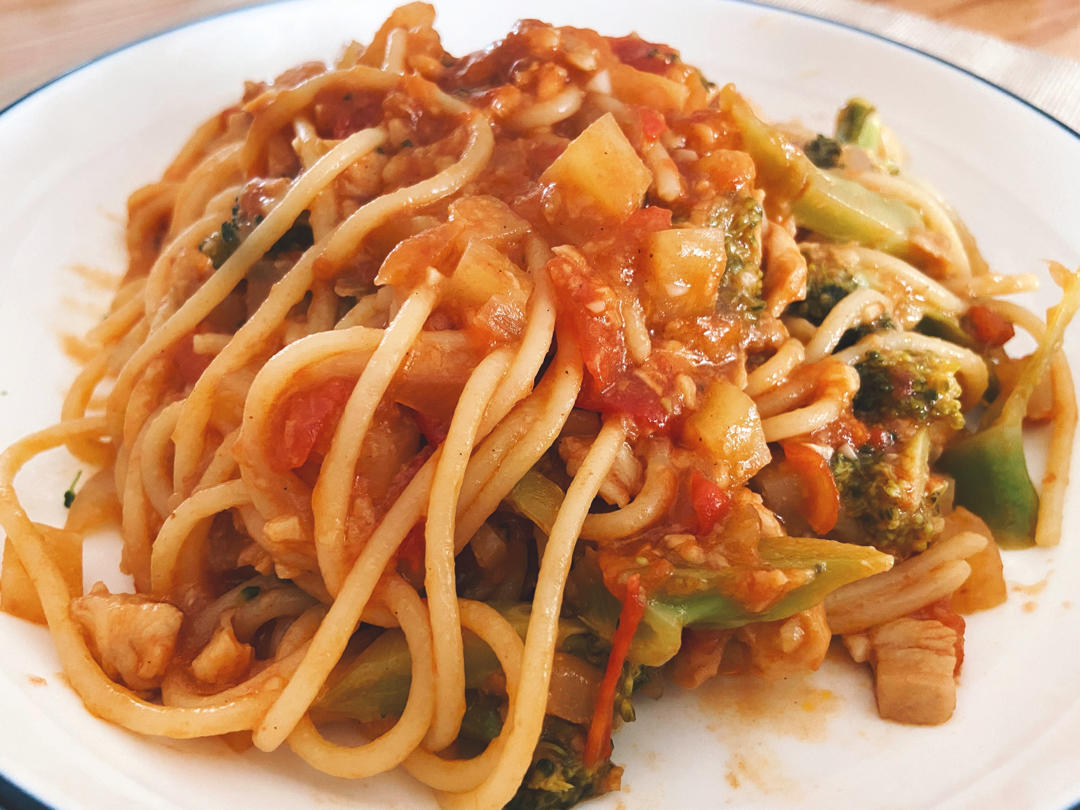 番茄鸡肉意面