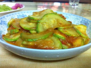 西红柿炒西葫芦