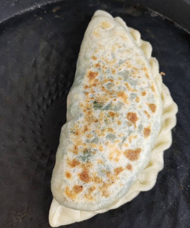 ㊙️烫面韭菜盒子 凉了也不硬 附包成完美半圆的细节视频